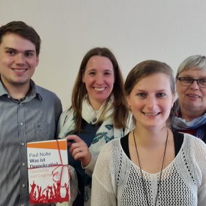 Dr. Daniela Sommer und Team mit Praktikanten Meikel Raquet