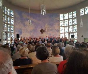 Chorkonzert Happiness and Friends 2016 mit Dr. Daniela Sommer