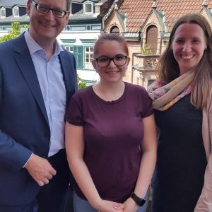 Thorsten Schäfer-Gümbel mit Praktikantin Daniela Bartel und Dr. Daniela Sommer