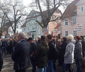 Kundgebung Abschiebestopp in Bad Arolsen mit Dr. Daniela Sommer